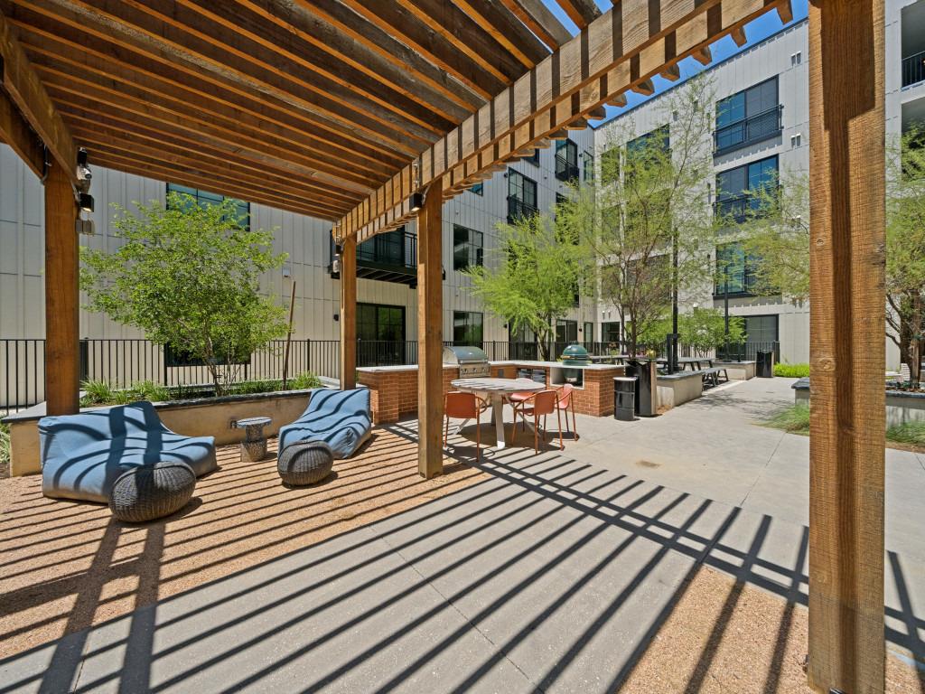 4315 S Congress Ave # 220