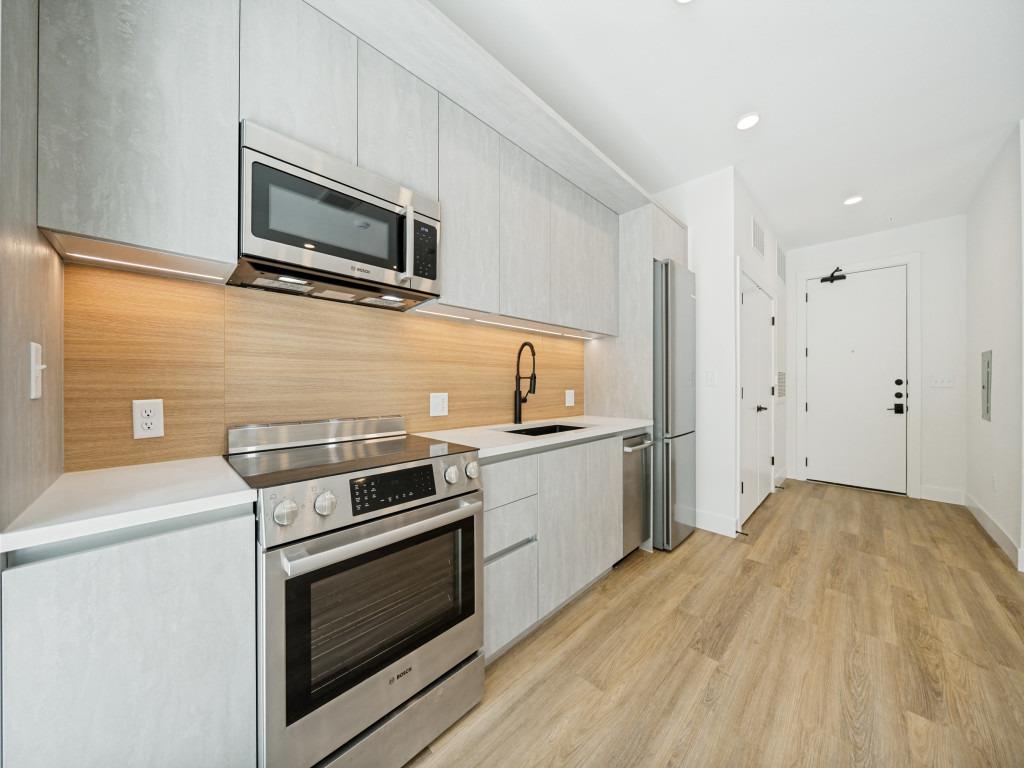 4315 S Congress Ave # 220