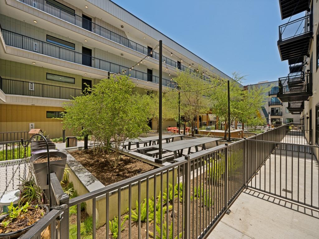 4315 S Congress Ave # 220