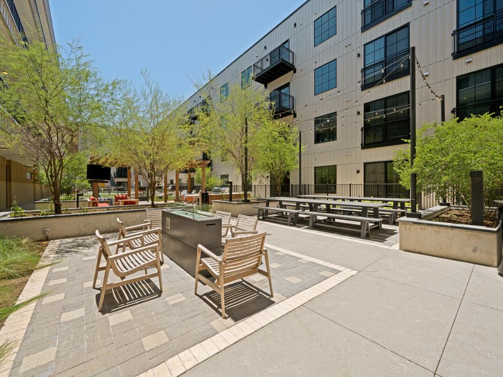 4315 S Congress Ave # 220