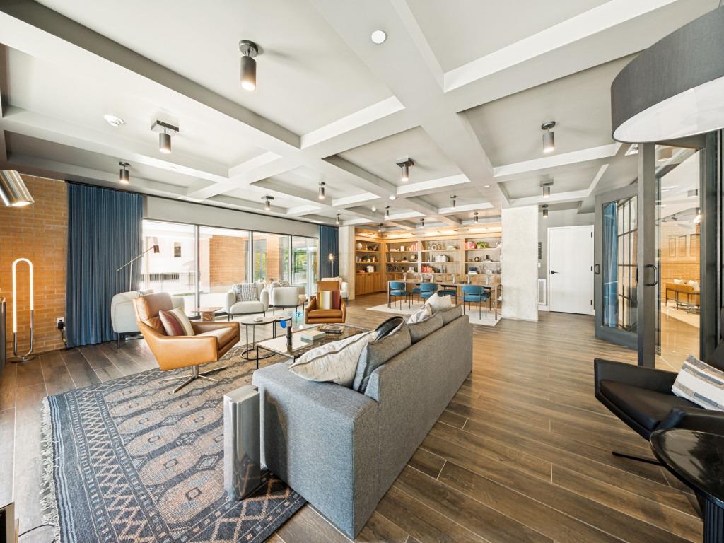 4315 S Congress Ave # 220