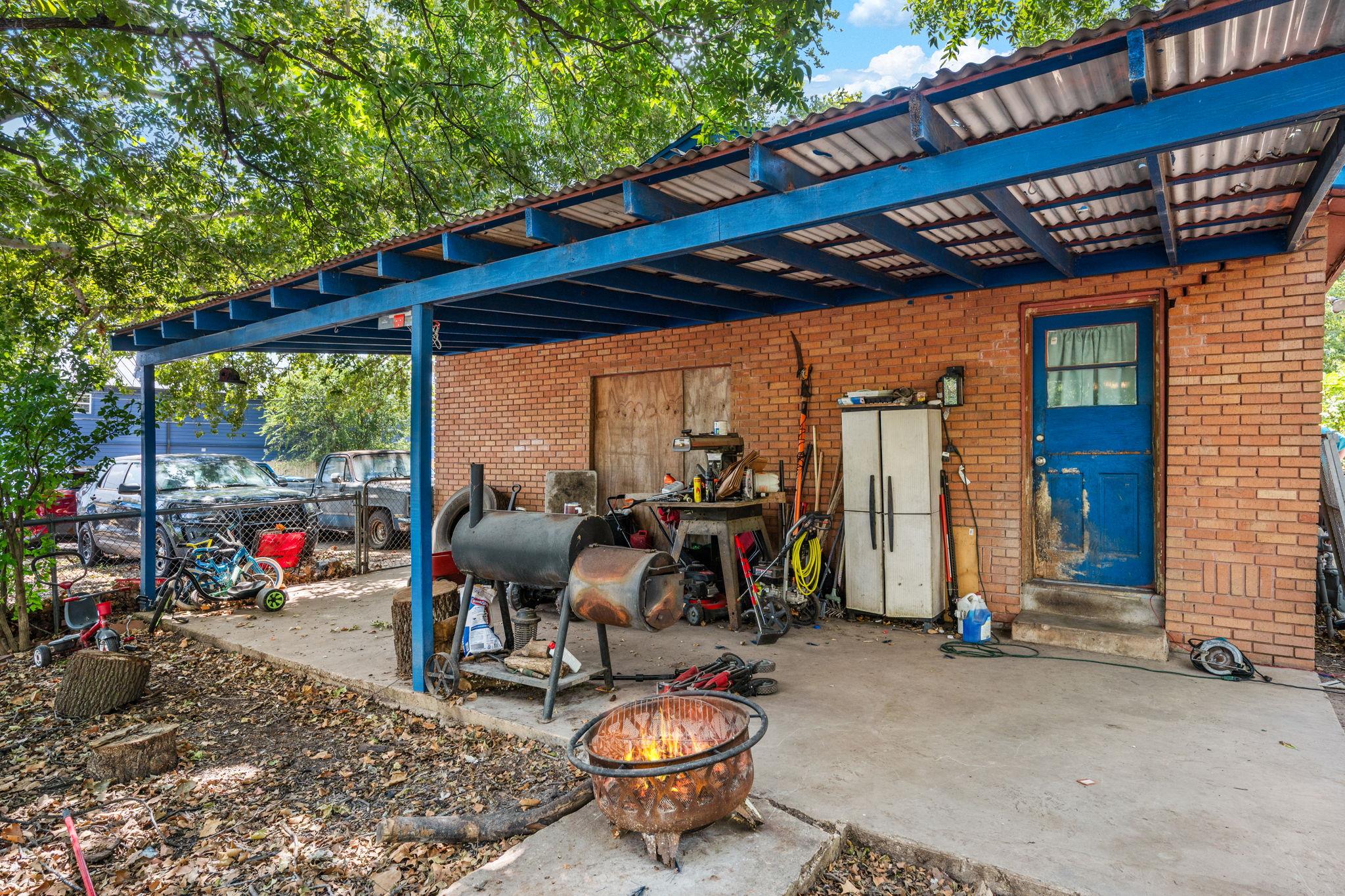 9106 Capitol DR