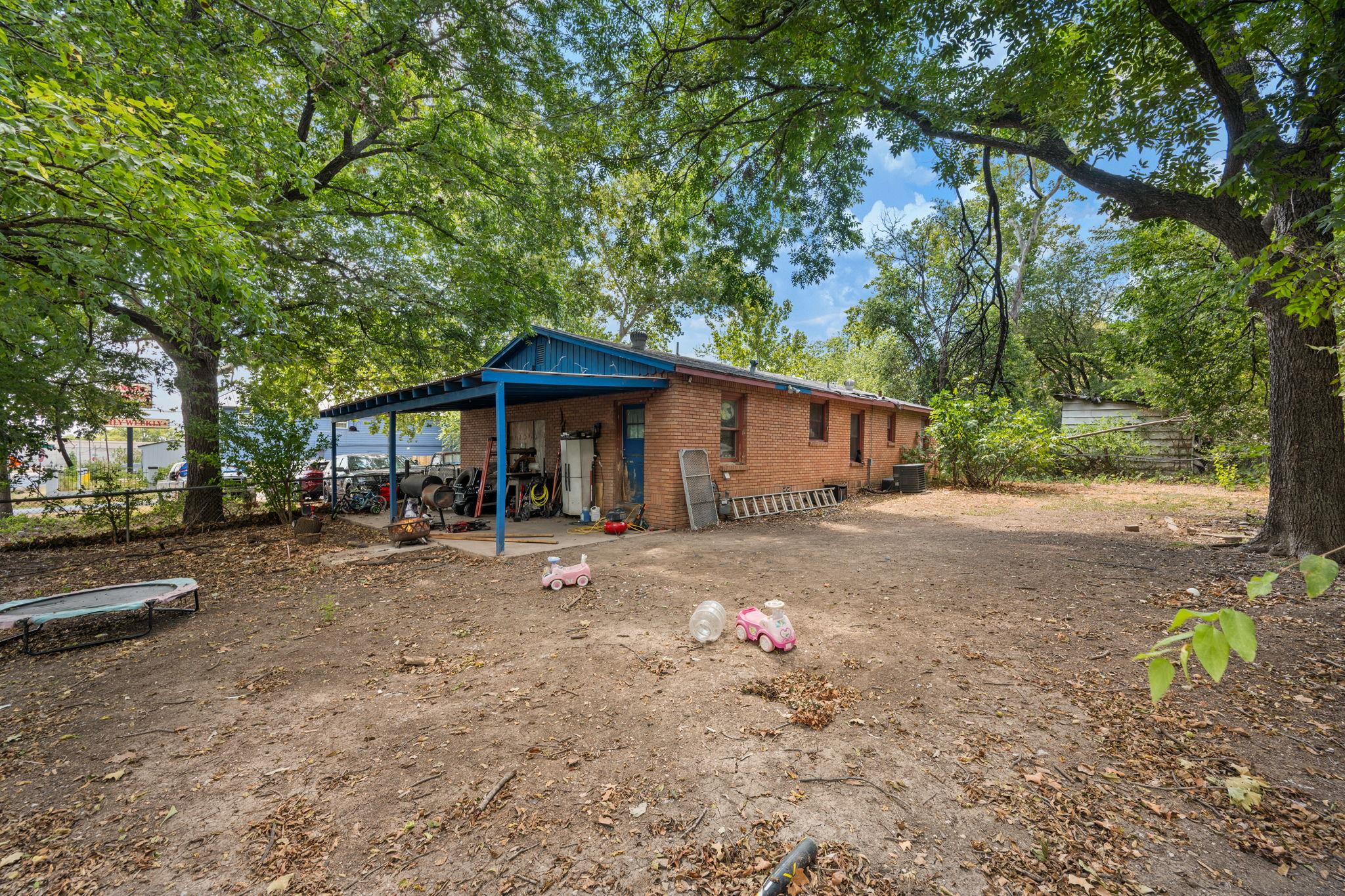9106 Capitol DR