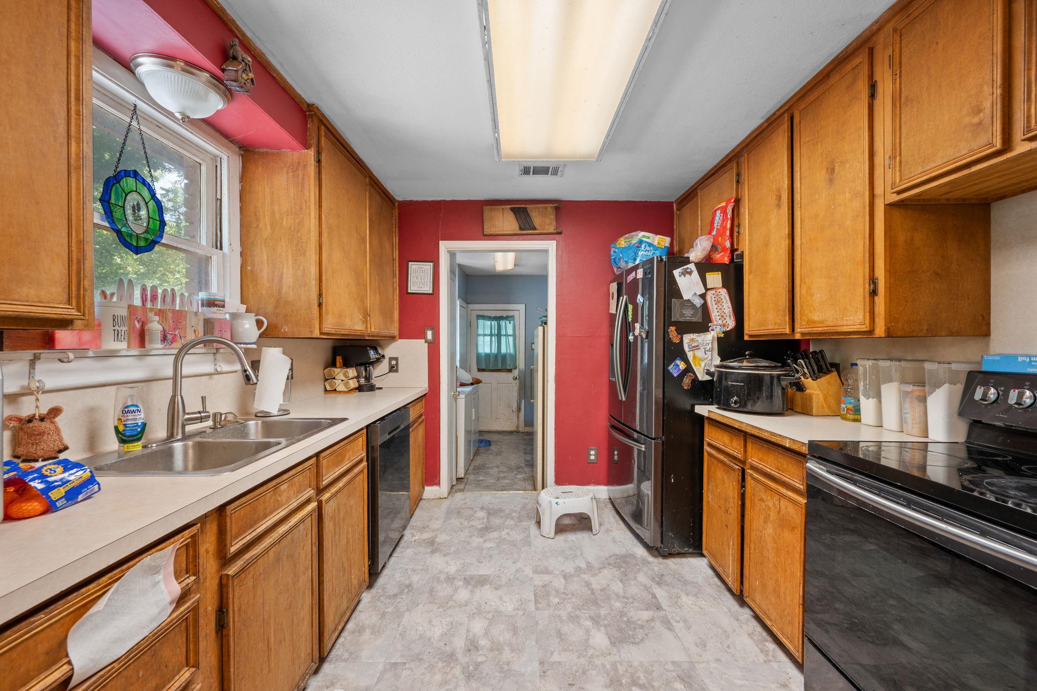 9106 Capitol DR