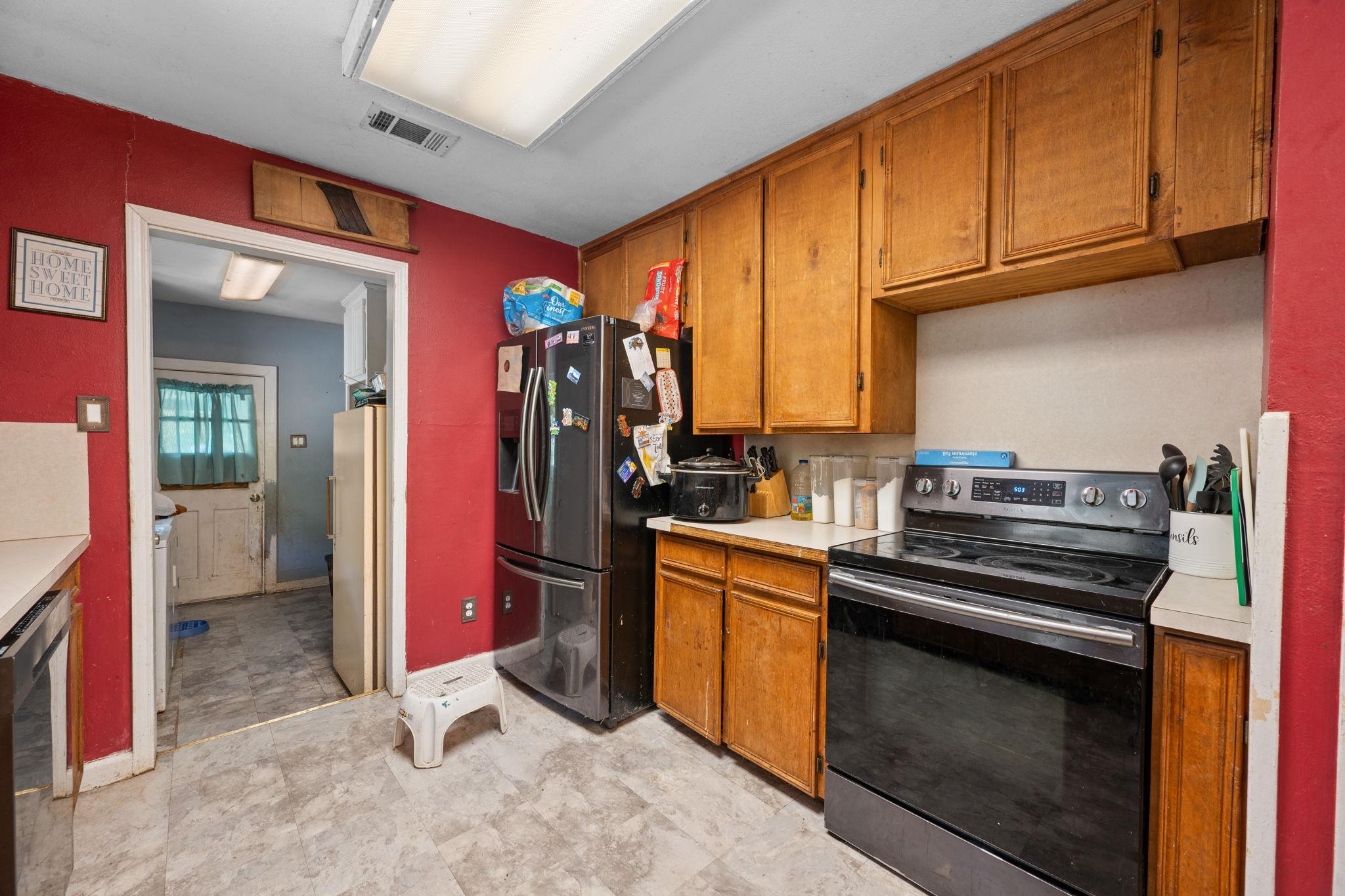 9106 Capitol DR