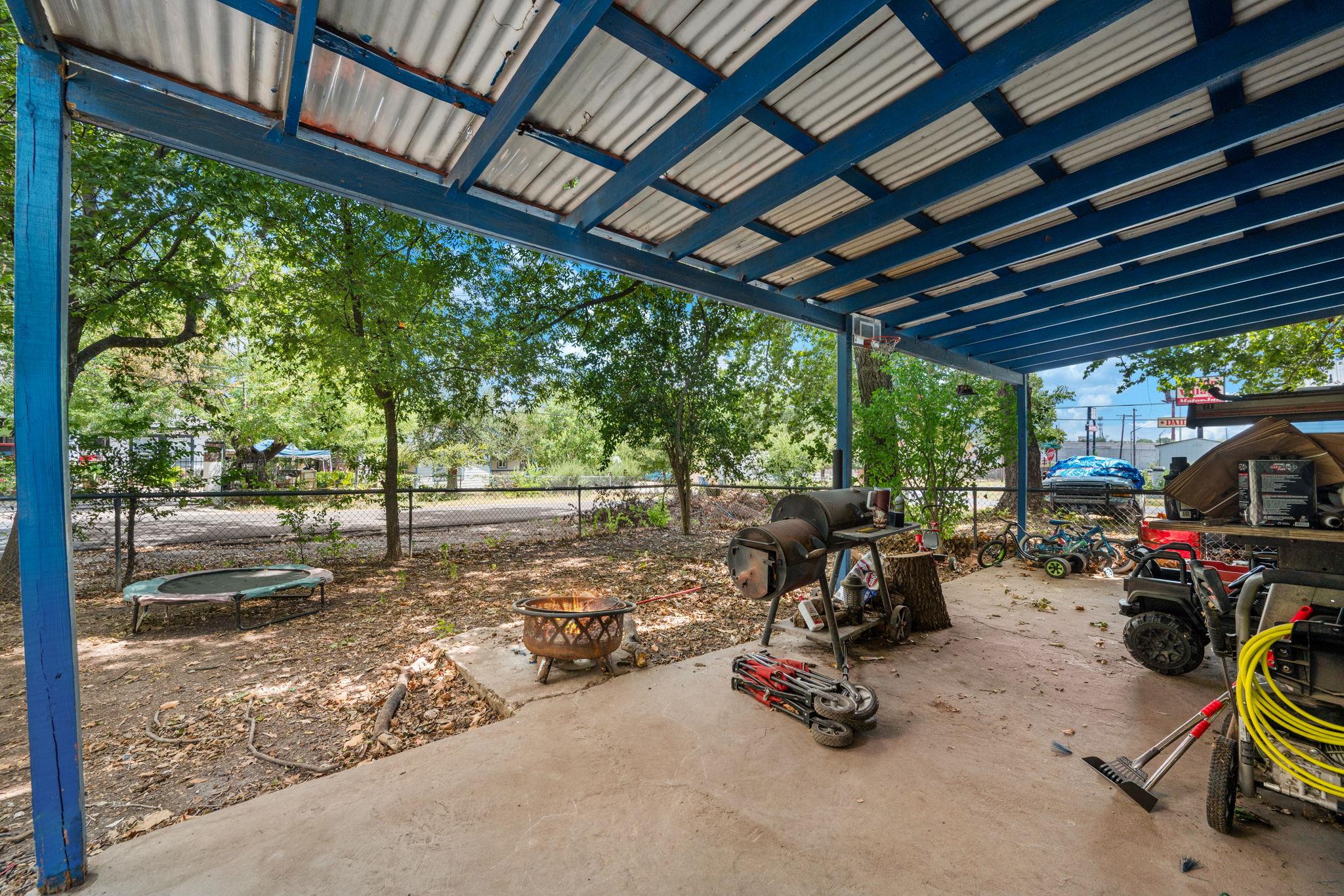 9106 Capitol DR