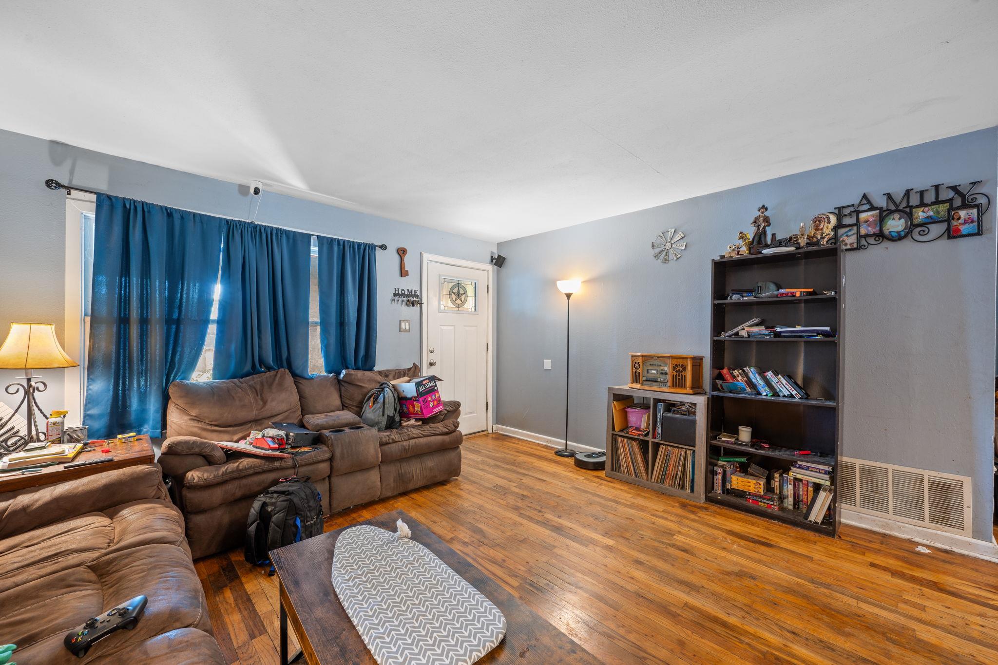 9106 Capitol DR