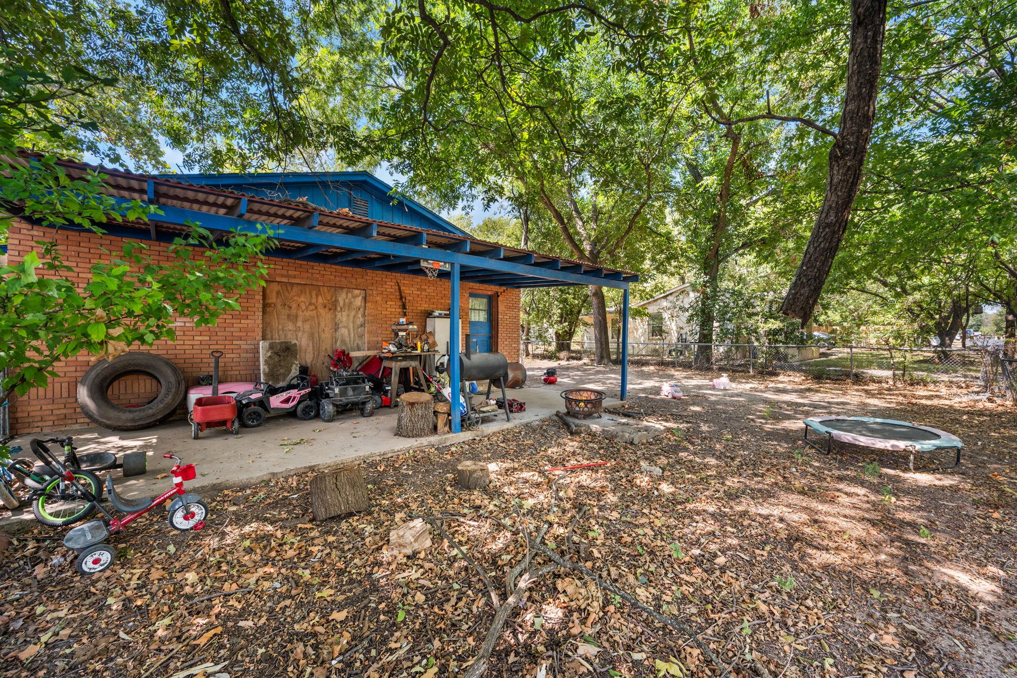 9106 Capitol DR