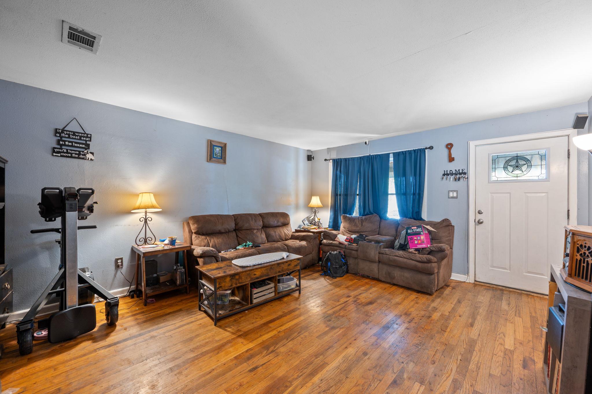 9106 Capitol DR