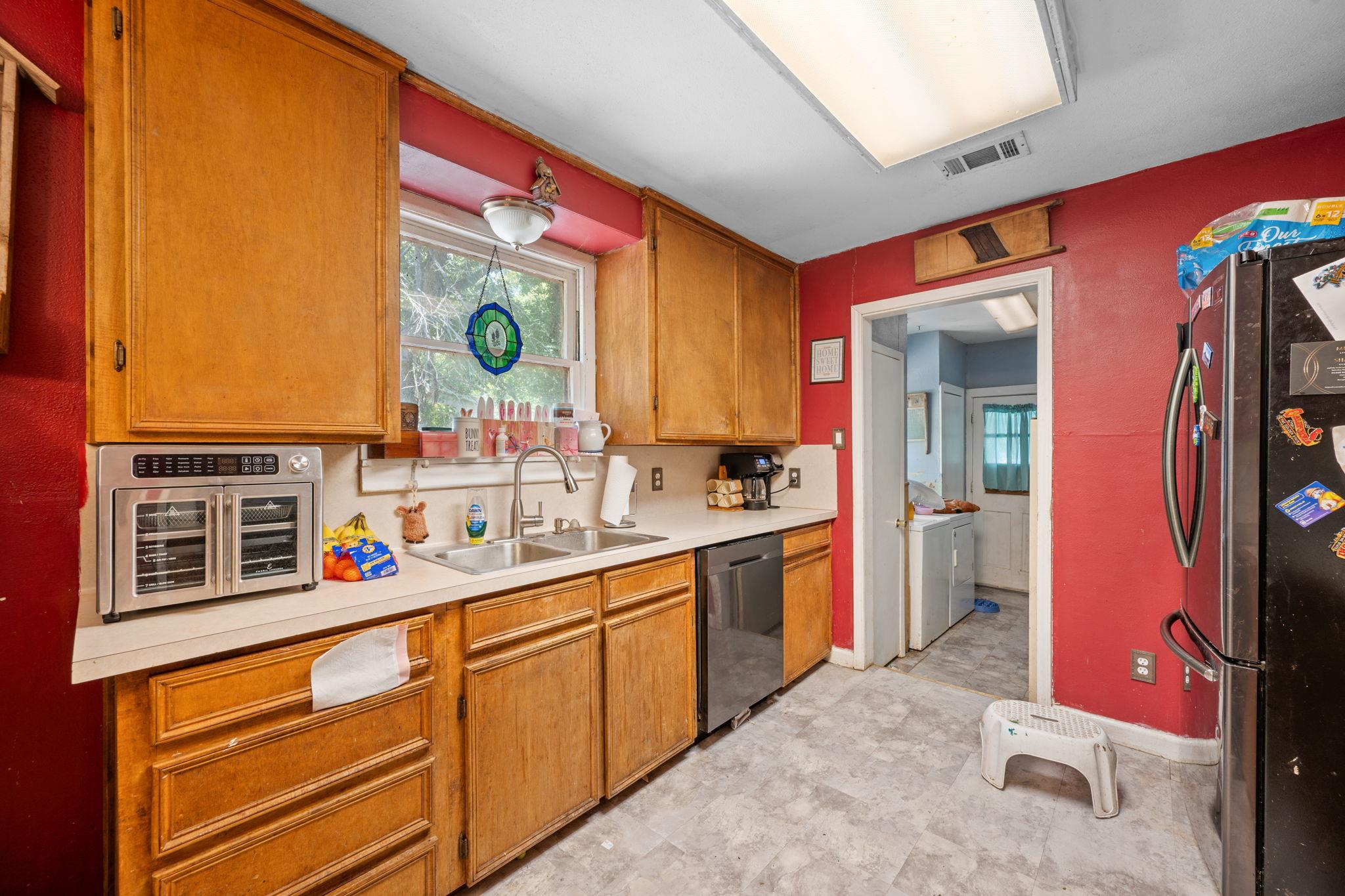 9106 Capitol DR