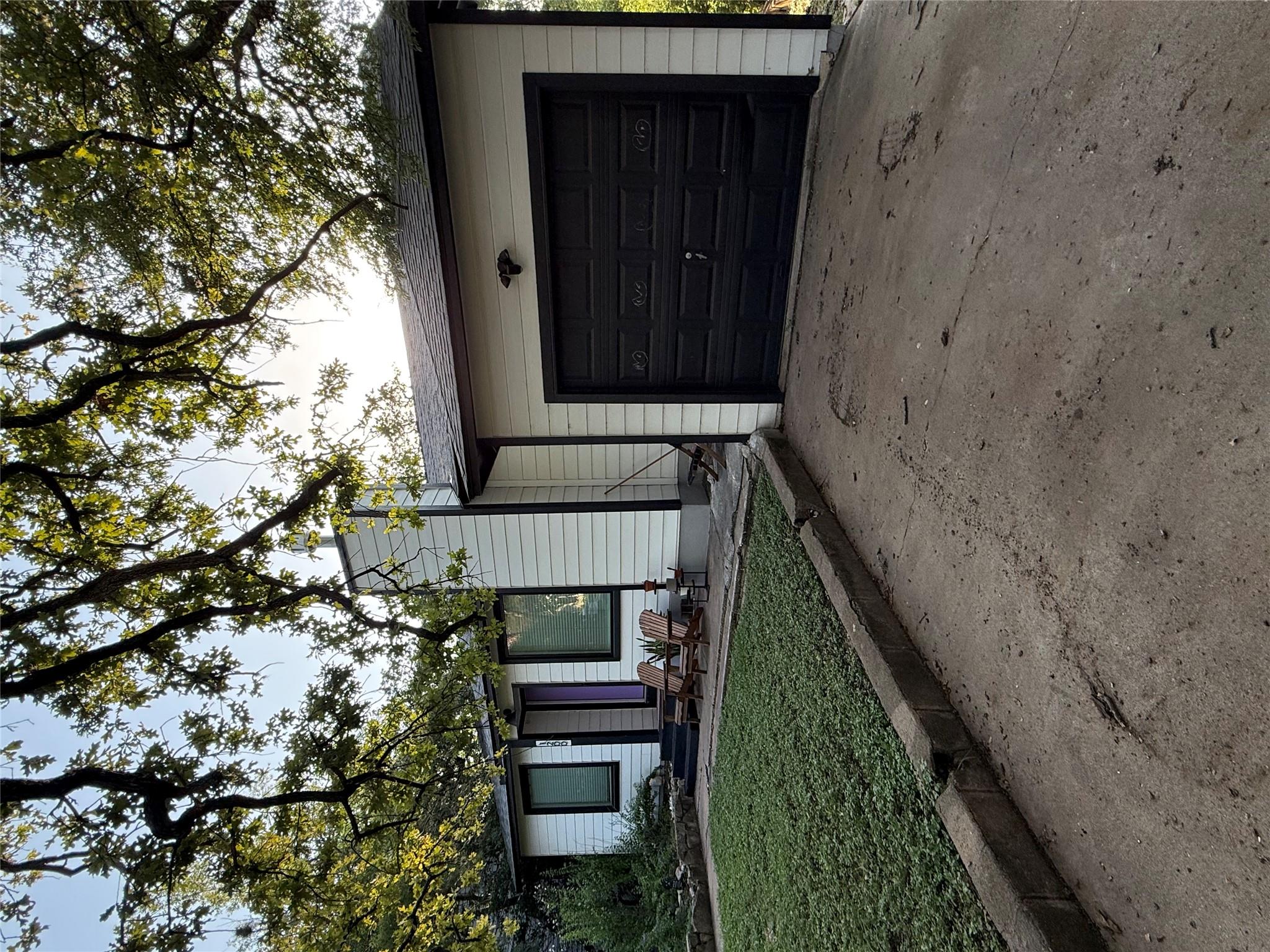 1200 Upland DR