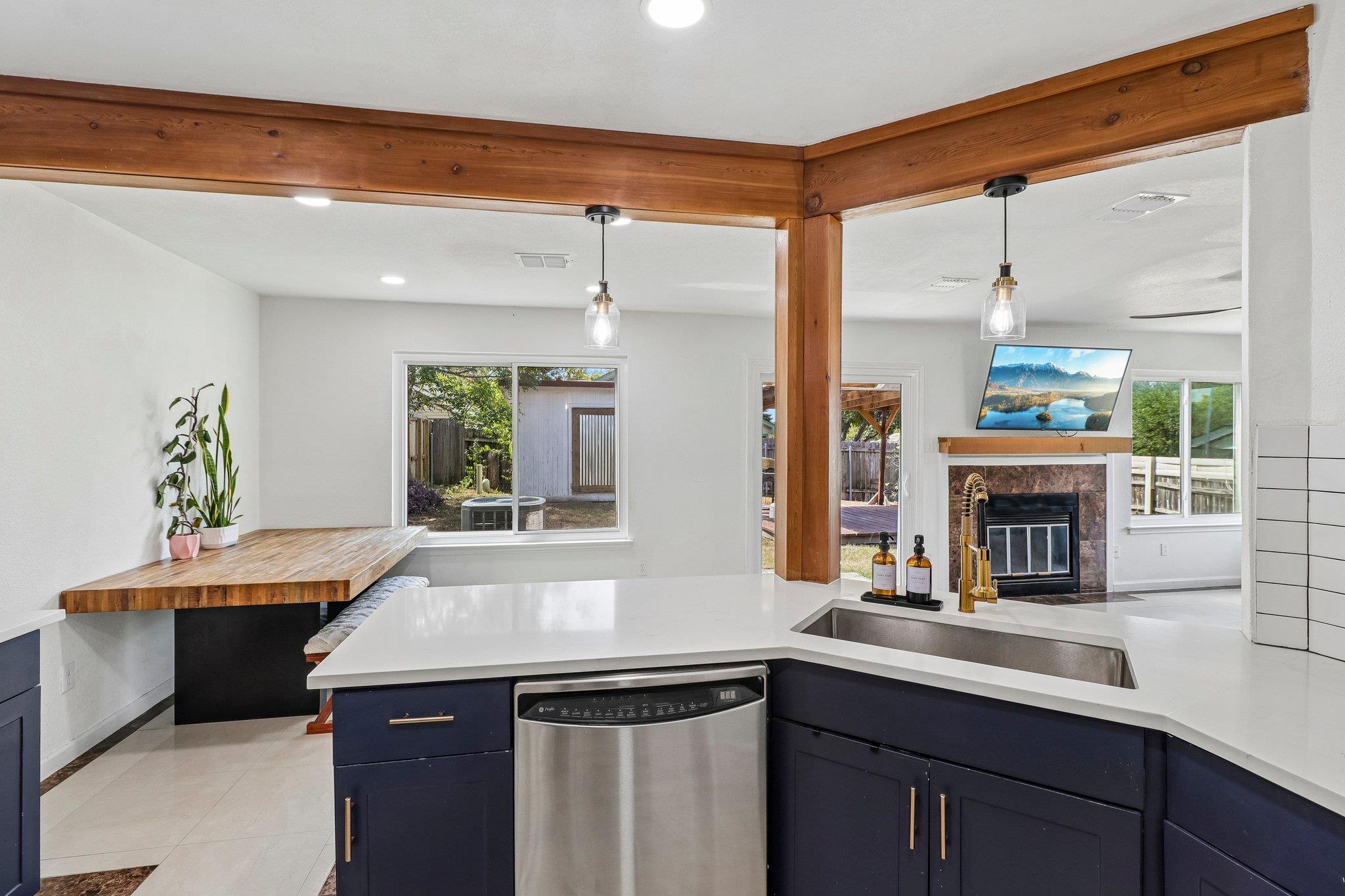 1101 Silverton CT