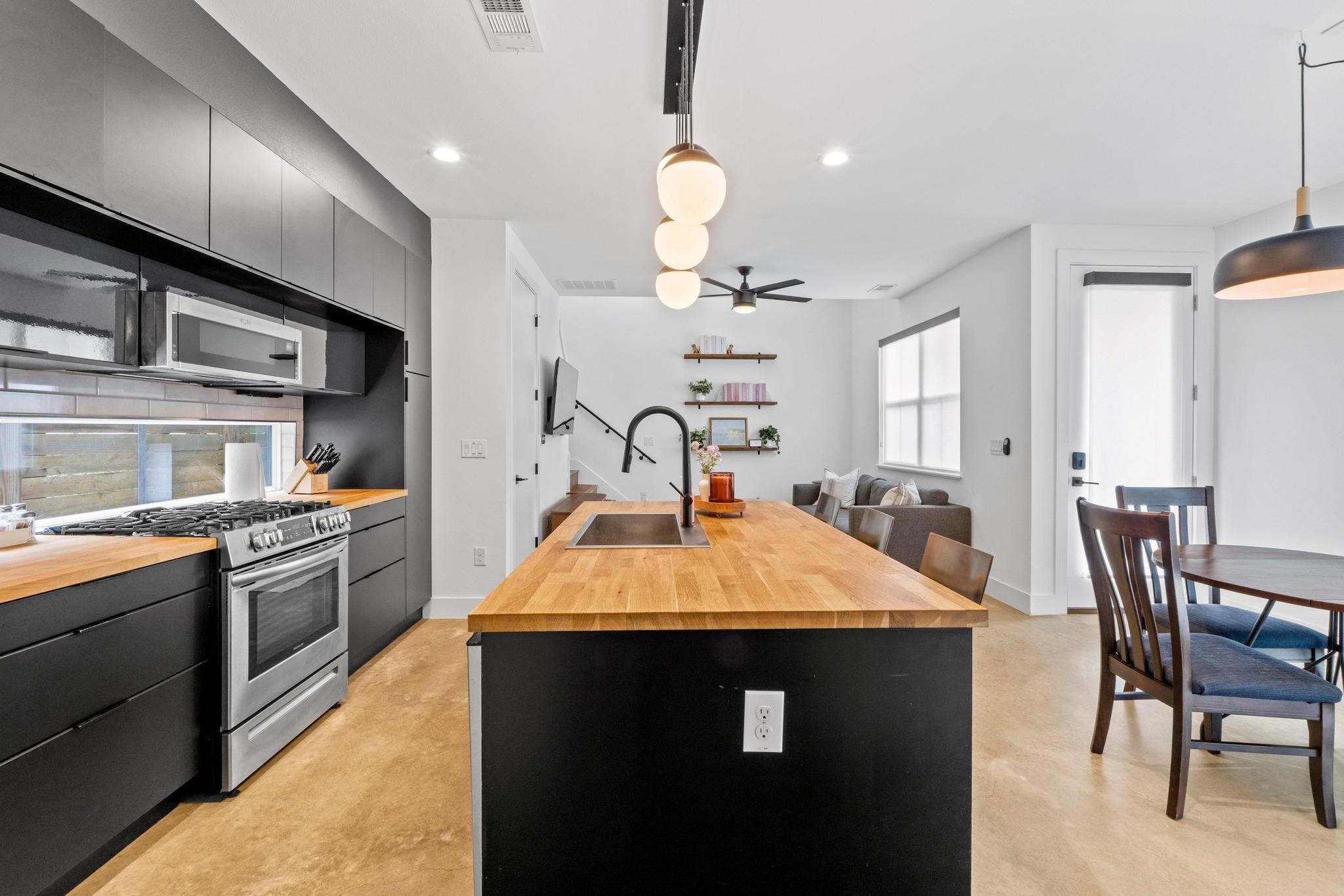1706 Perez ST # 2