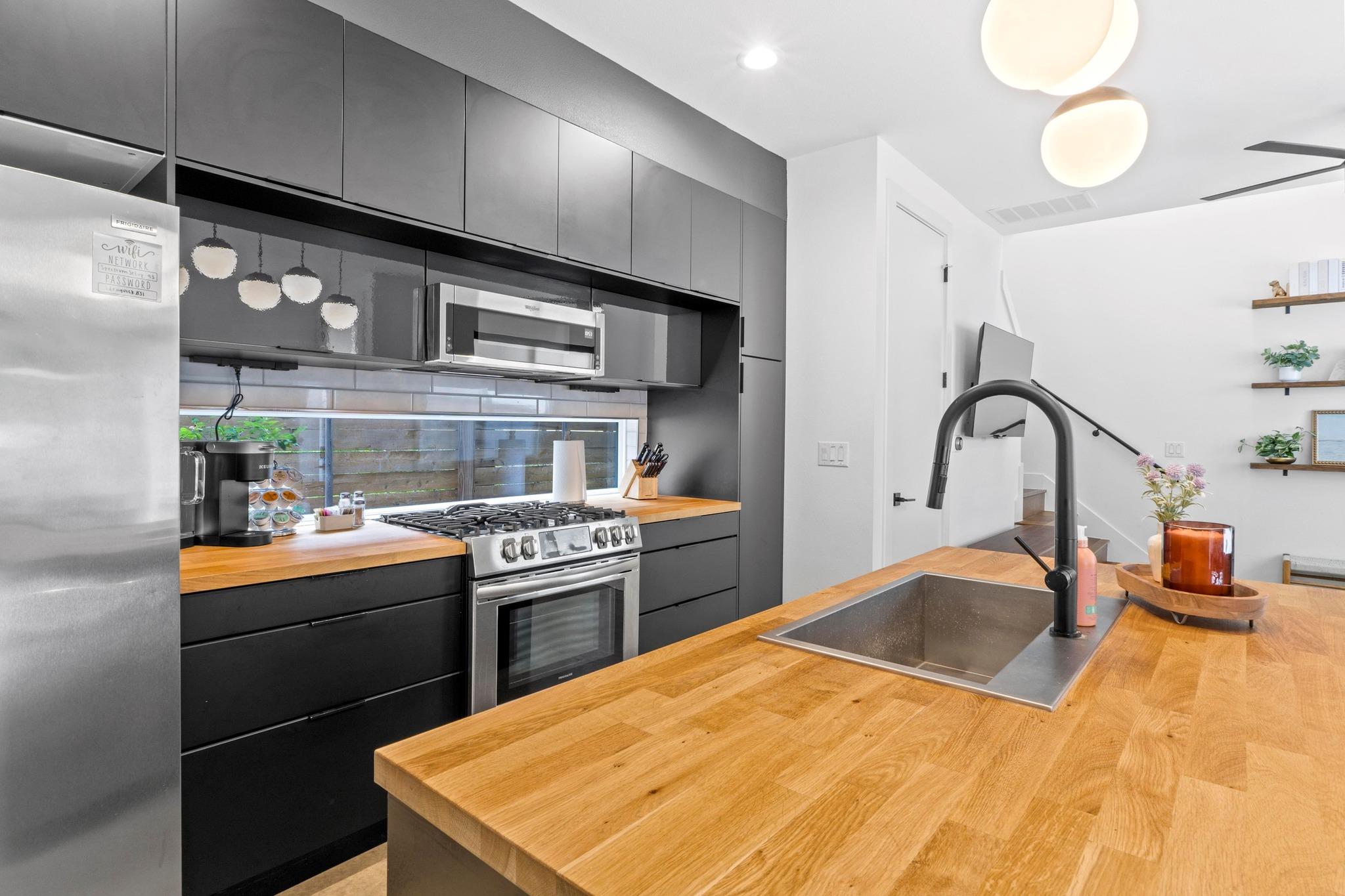 1706 Perez ST # 2