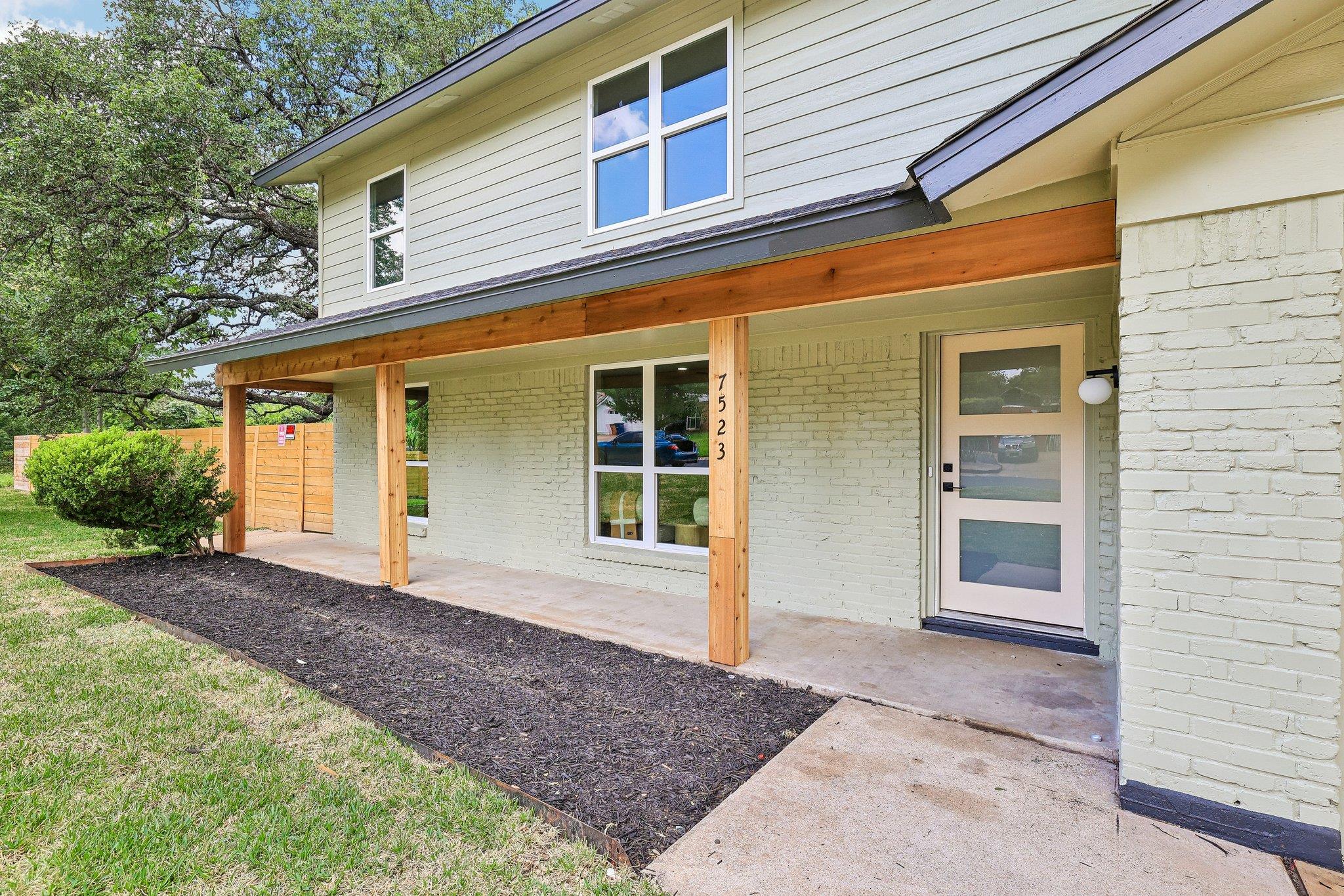 7523 Glenhill RD