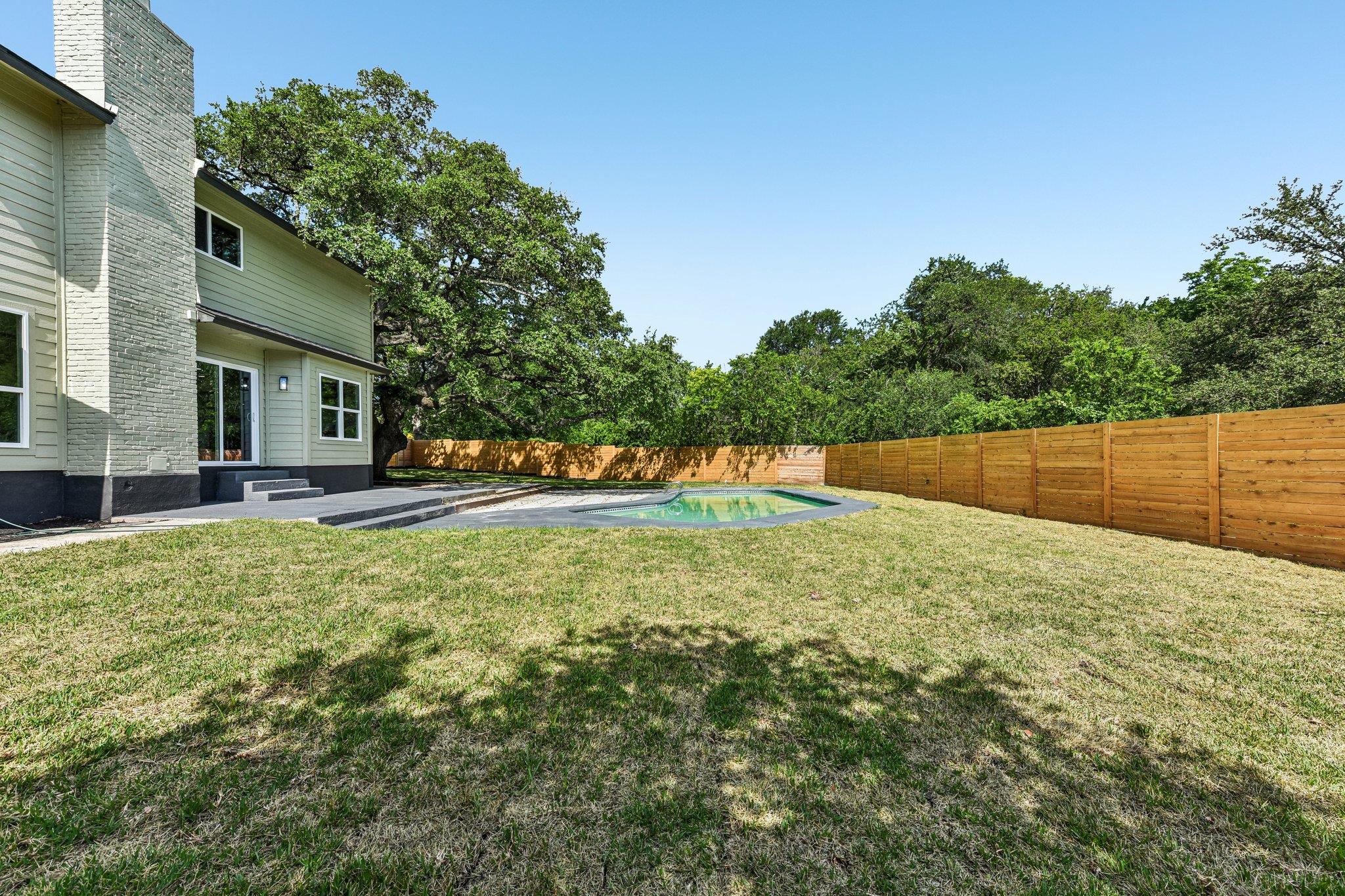 7523 Glenhill RD