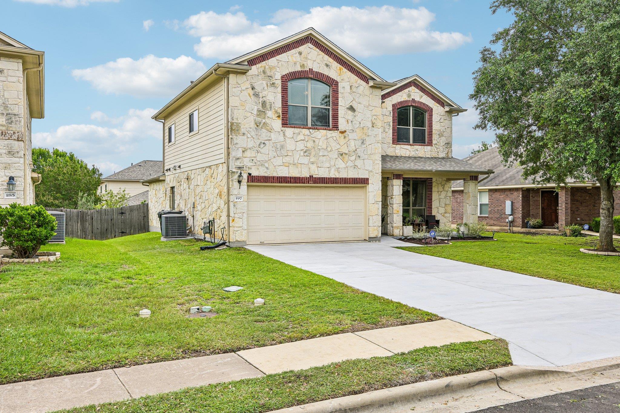 197 Bloomsbury DR