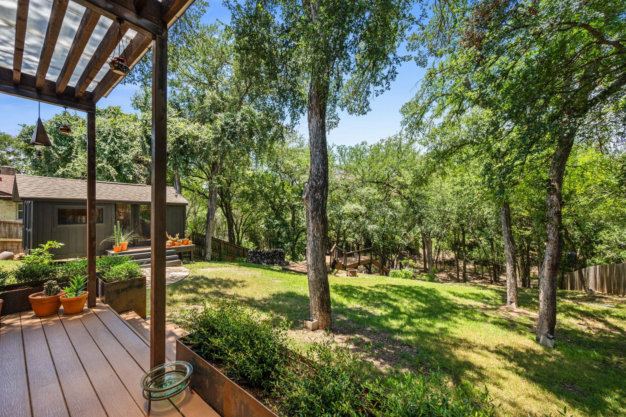 7202 Meadowood DR