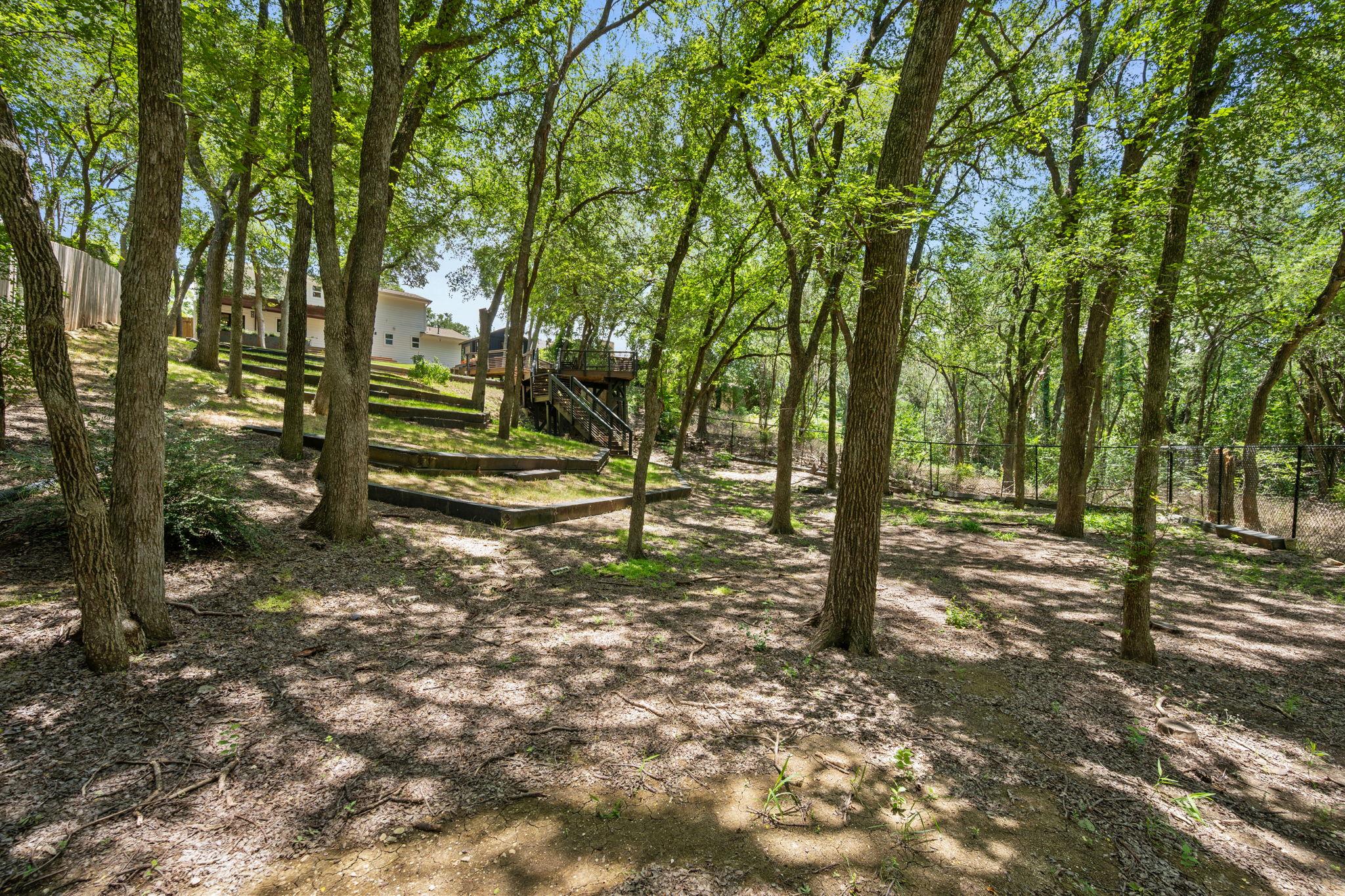 7202 Meadowood DR