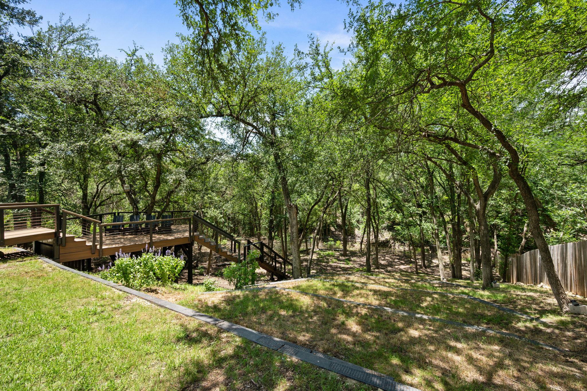 7202 Meadowood DR