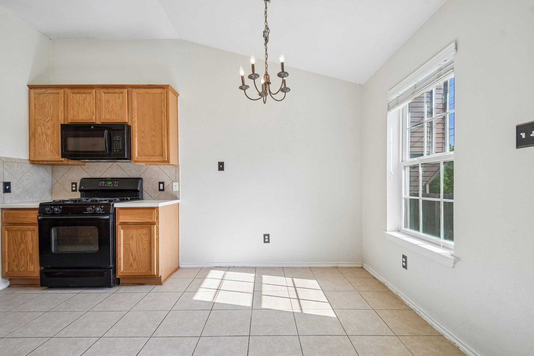 1377 Beechwood DR