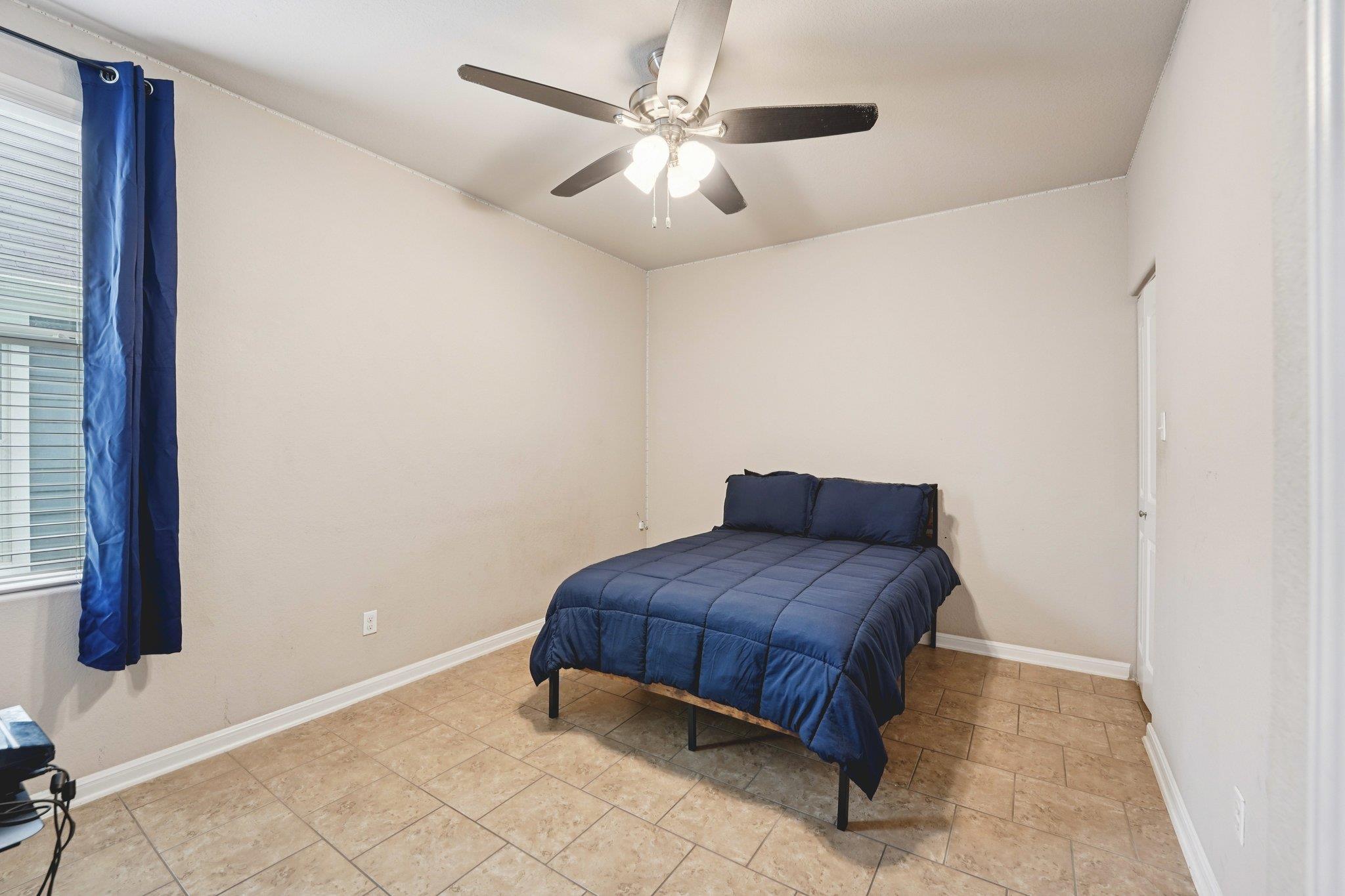 1048 Sanders