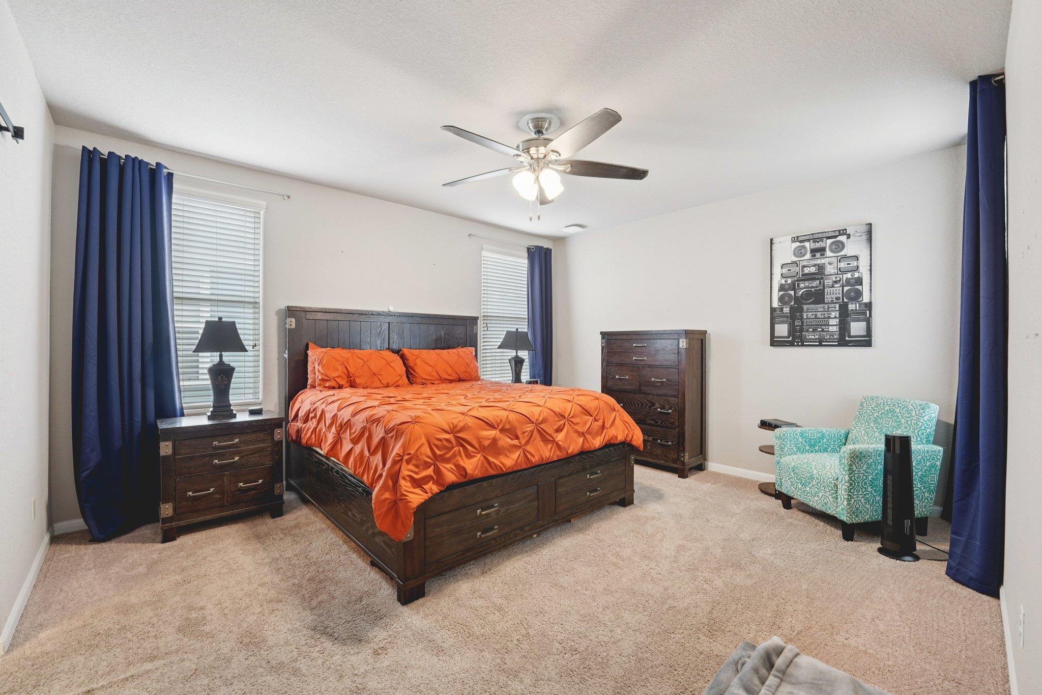 1048 Sanders