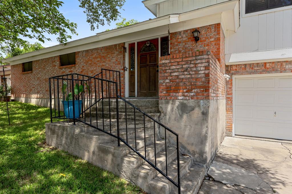 706 Cambridge DR