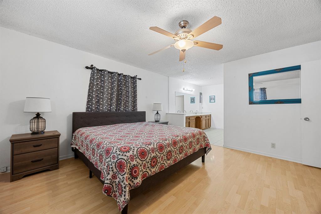706 Cambridge DR