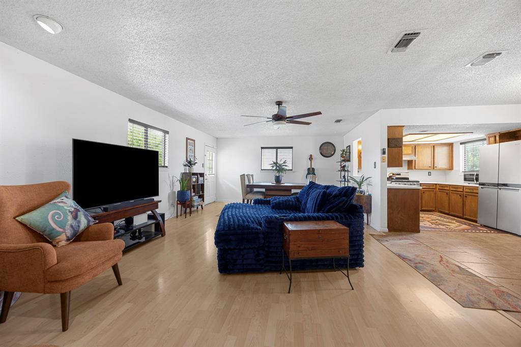 706 Cambridge DR