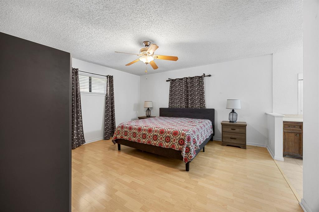 706 Cambridge DR