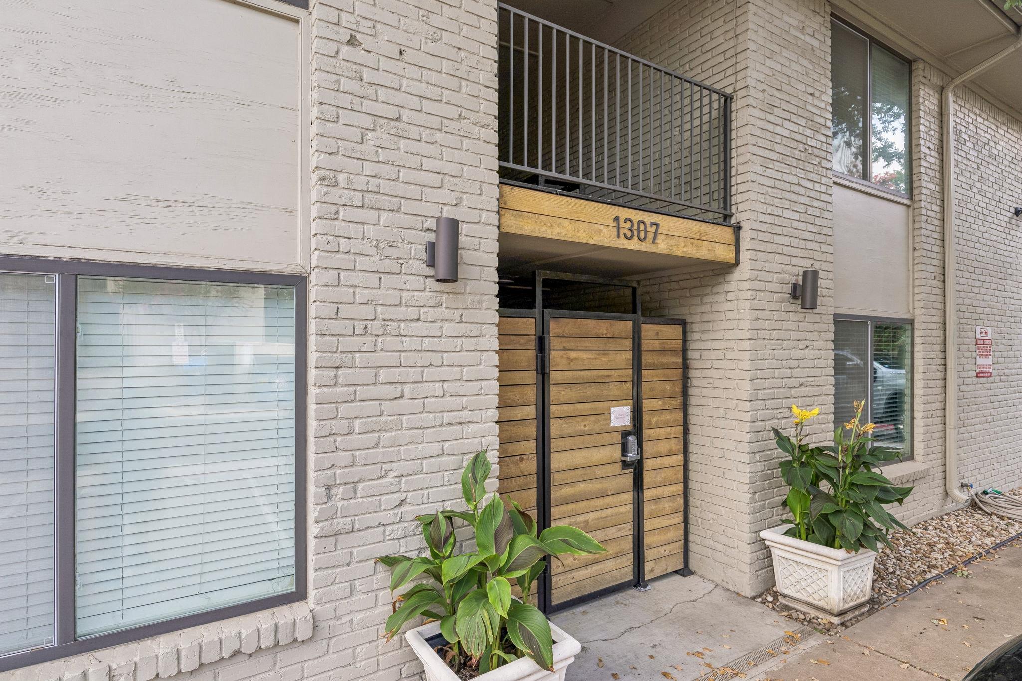 1307 Norwalk LN # 203