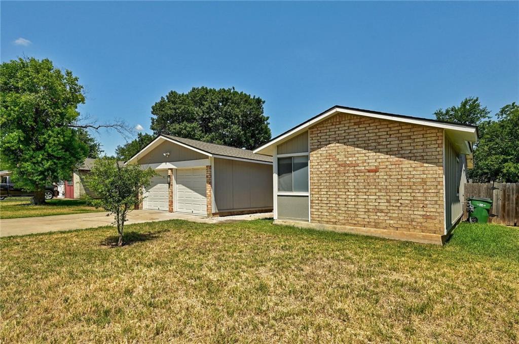 906 Cactus DR