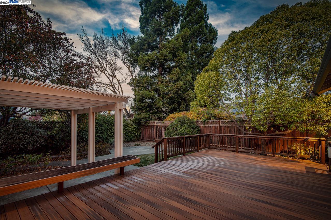 3221 Melanie Cir