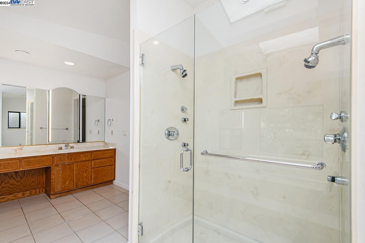 3221 Melanie Cir