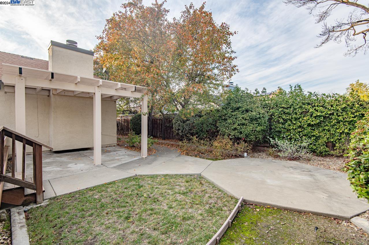 3221 Melanie Cir