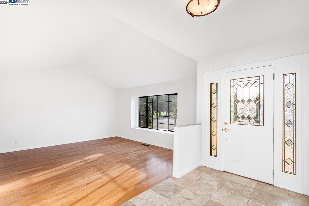 3221 Melanie Cir