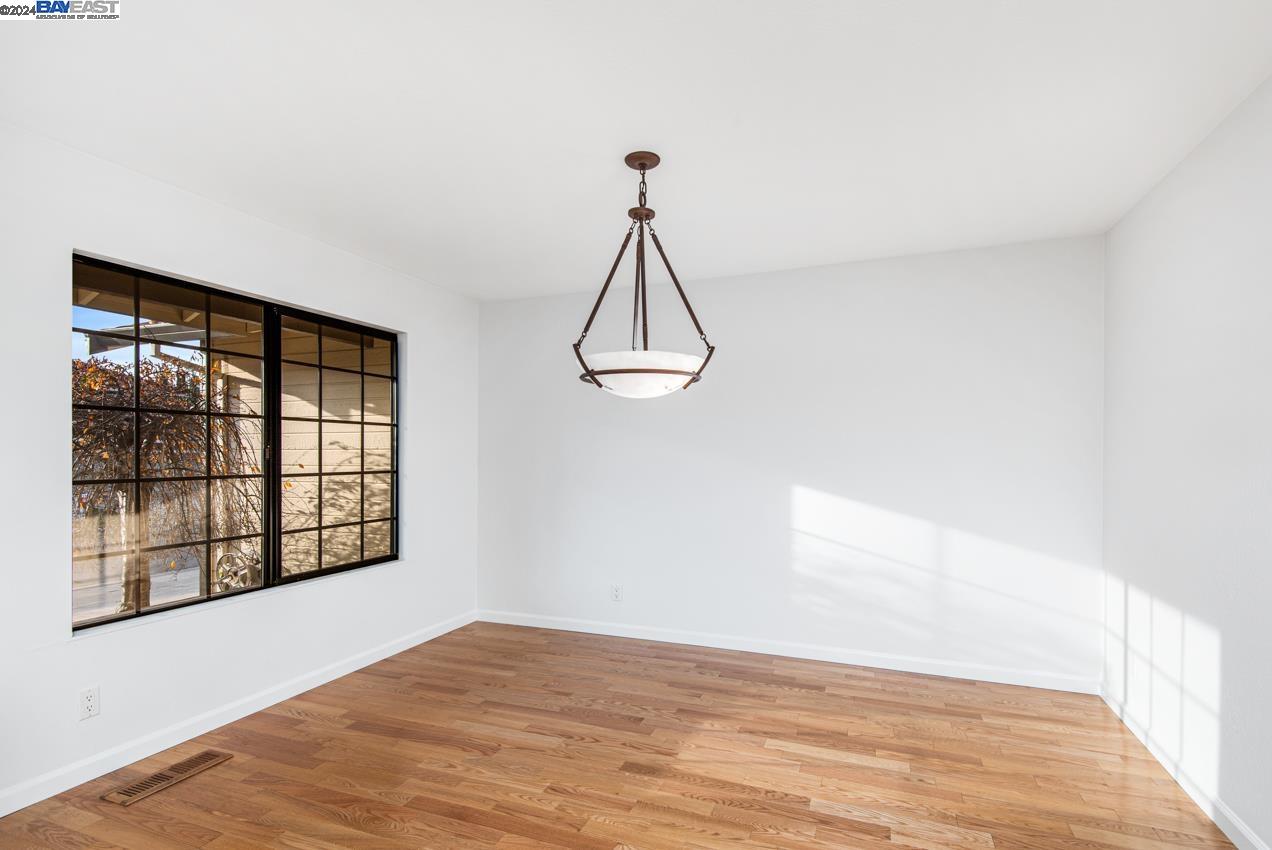 3221 Melanie Cir