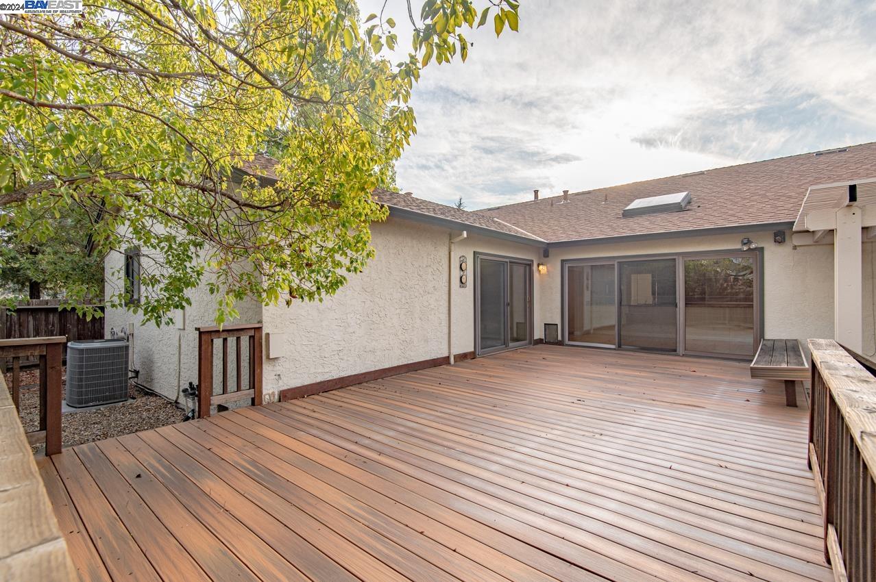 3221 Melanie Cir