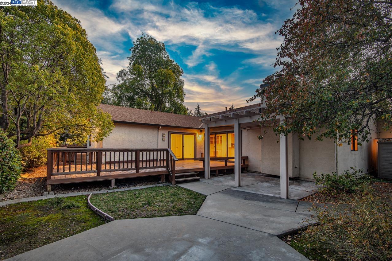 3221 Melanie Cir