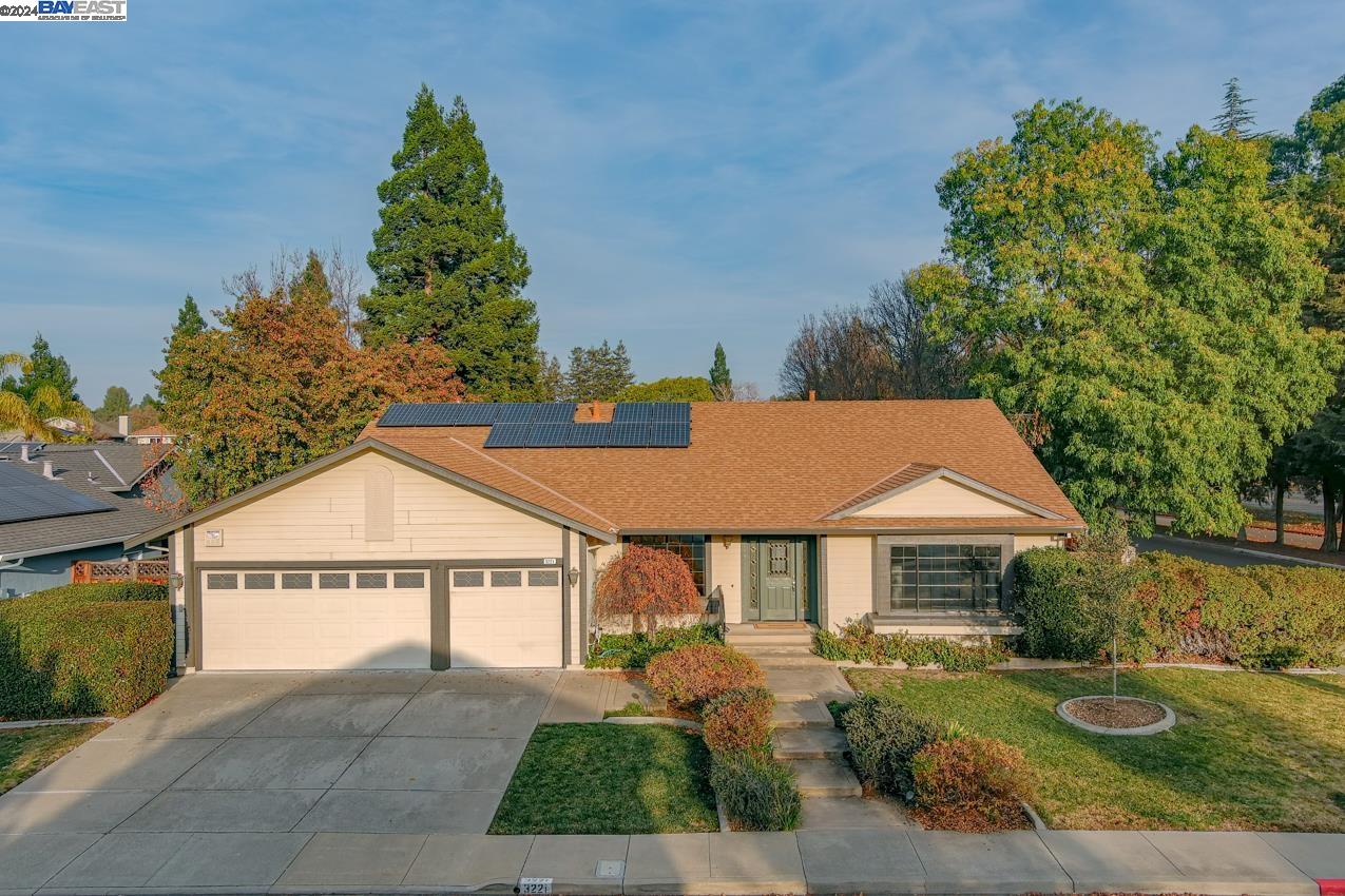 3221 Melanie Cir