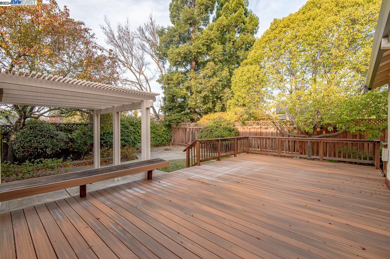 3221 Melanie Cir