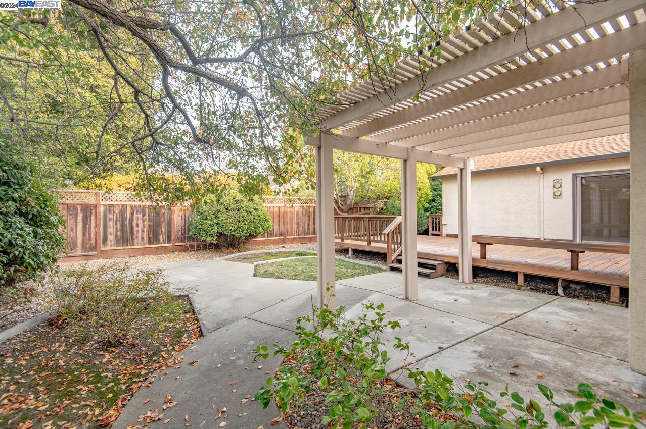 3221 Melanie Cir