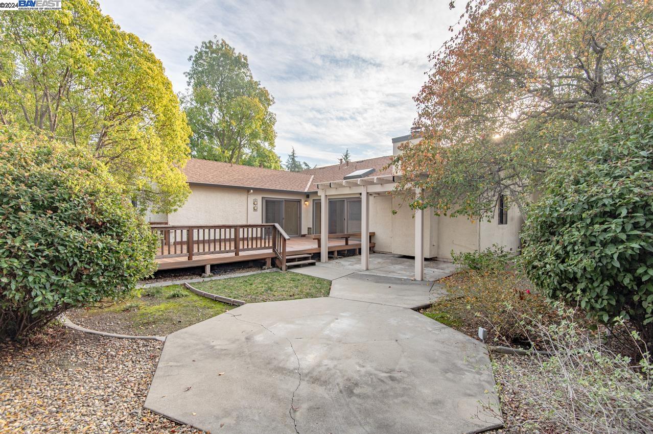 3221 Melanie Cir