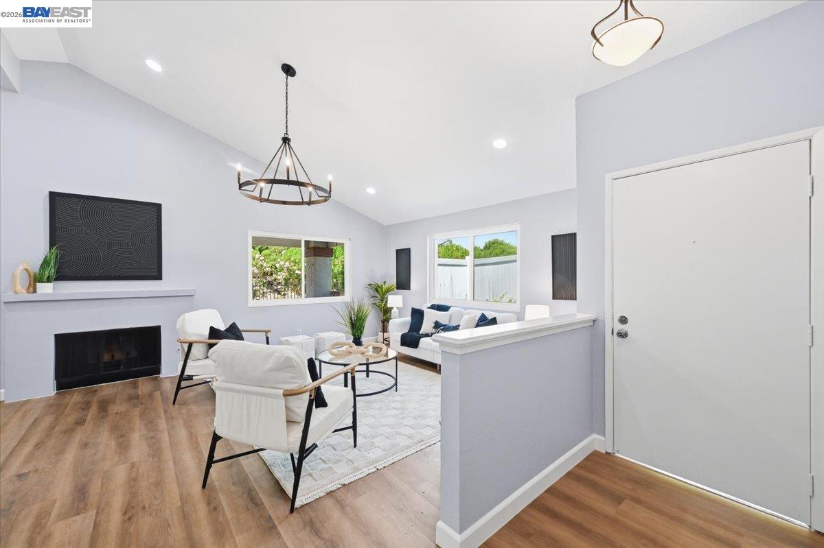 165 Rosario Ct