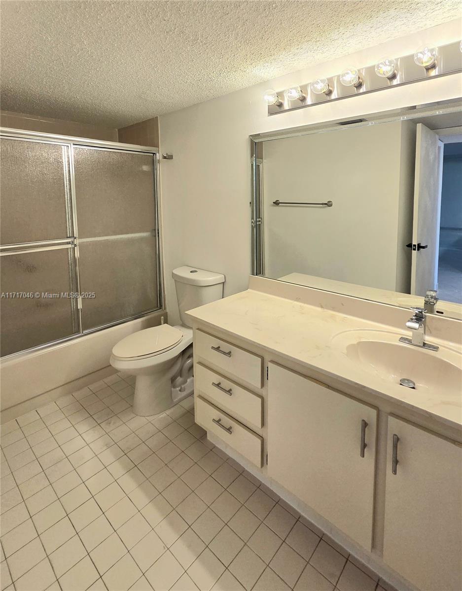 2606 NW 104th Ave # 202