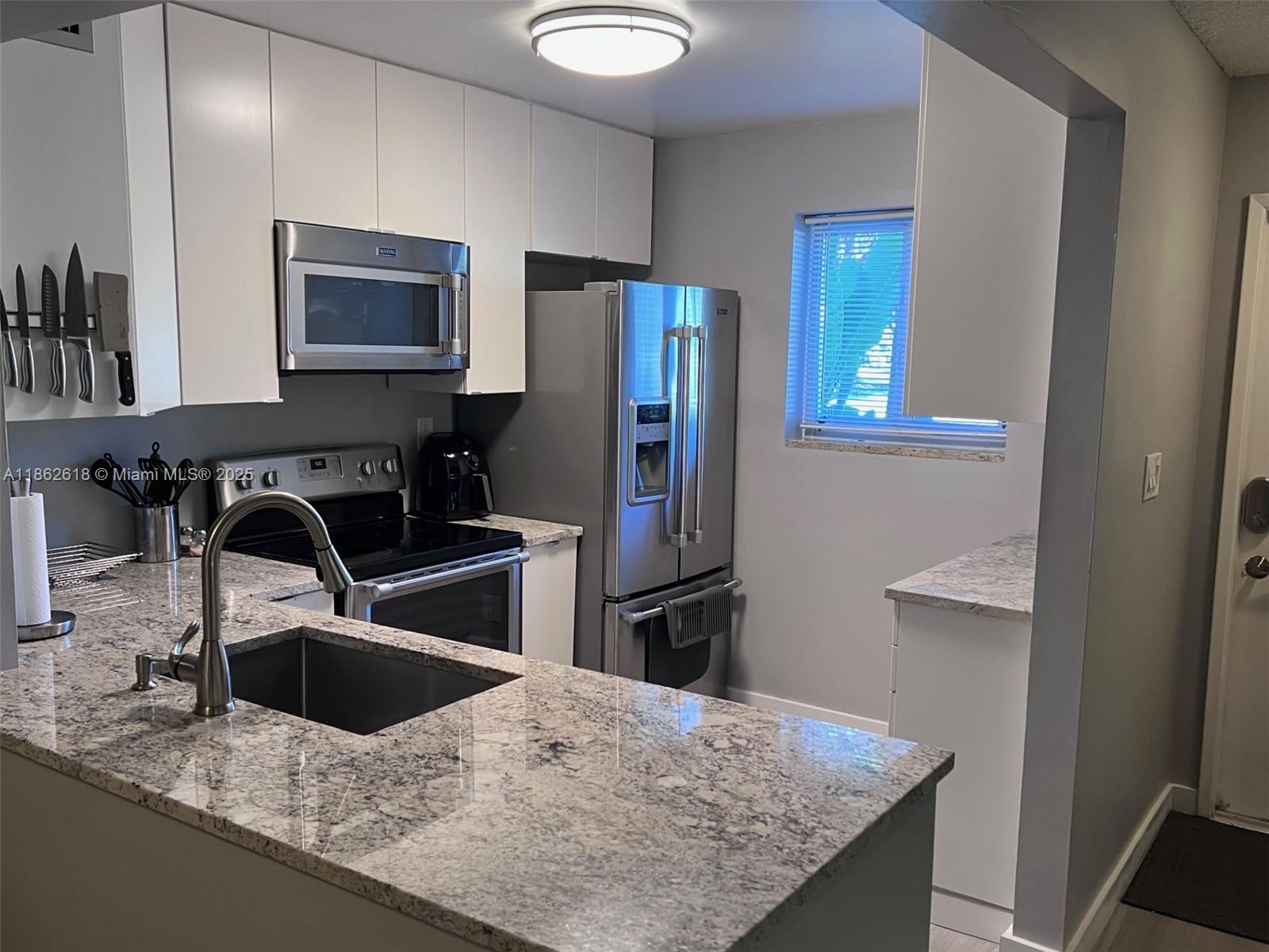 2761 S Oakland Forest Dr # 103