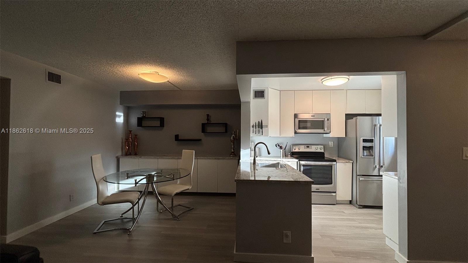 2761 S Oakland Forest Dr # 103