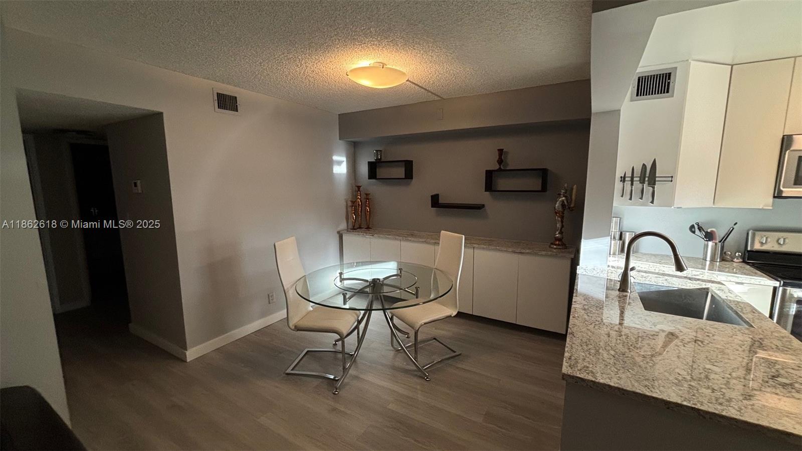 2761 S Oakland Forest Dr # 103