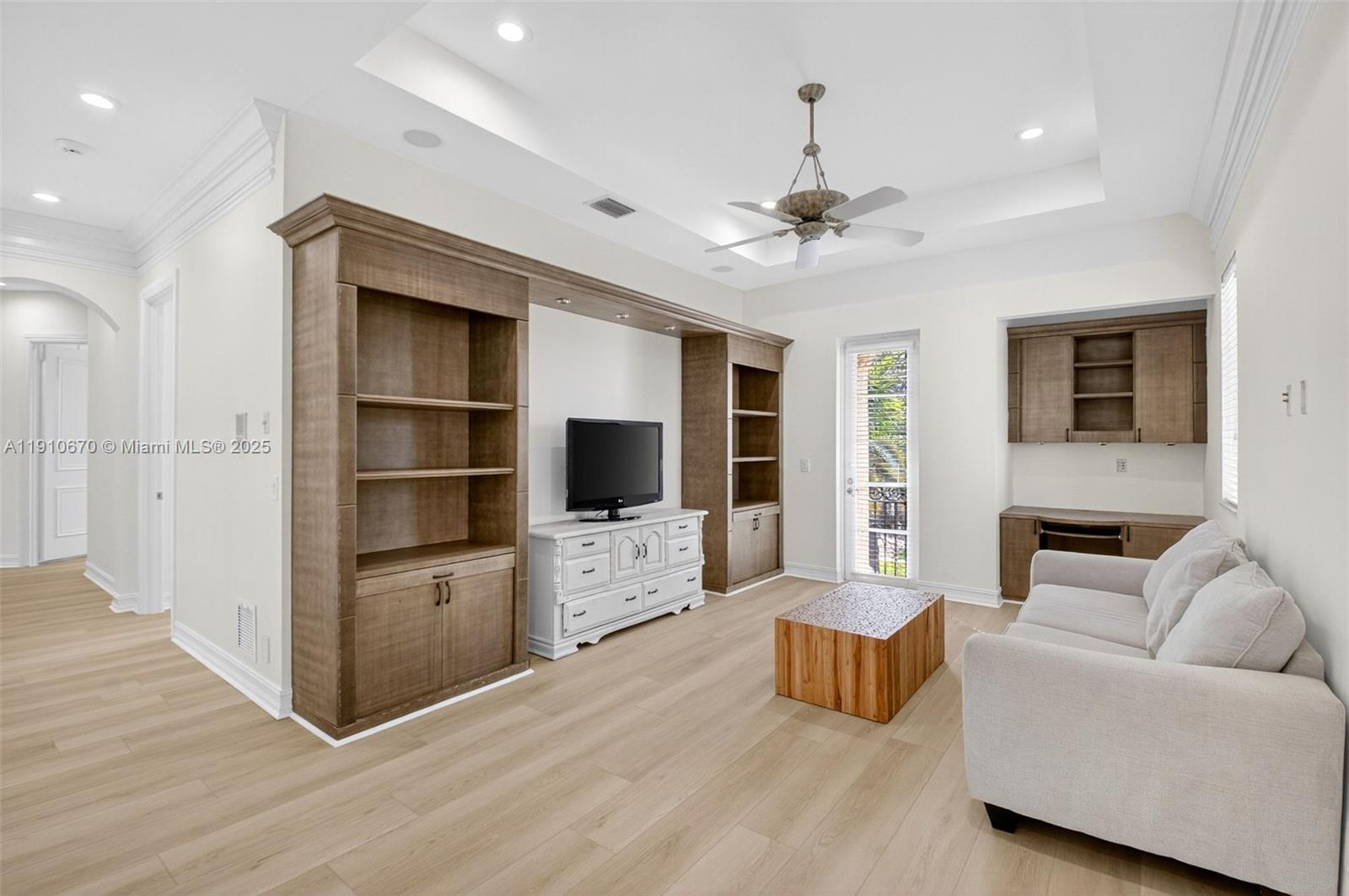 9597 Bridgebrook Dr Unit: -